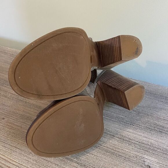 Lucky Brand Brindle Lizara Perforated Block Heel Leather Bootie - Picture 6 of 7